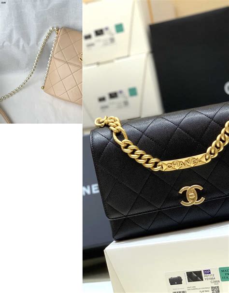 pochette chanel blanche|chanel small pouch.